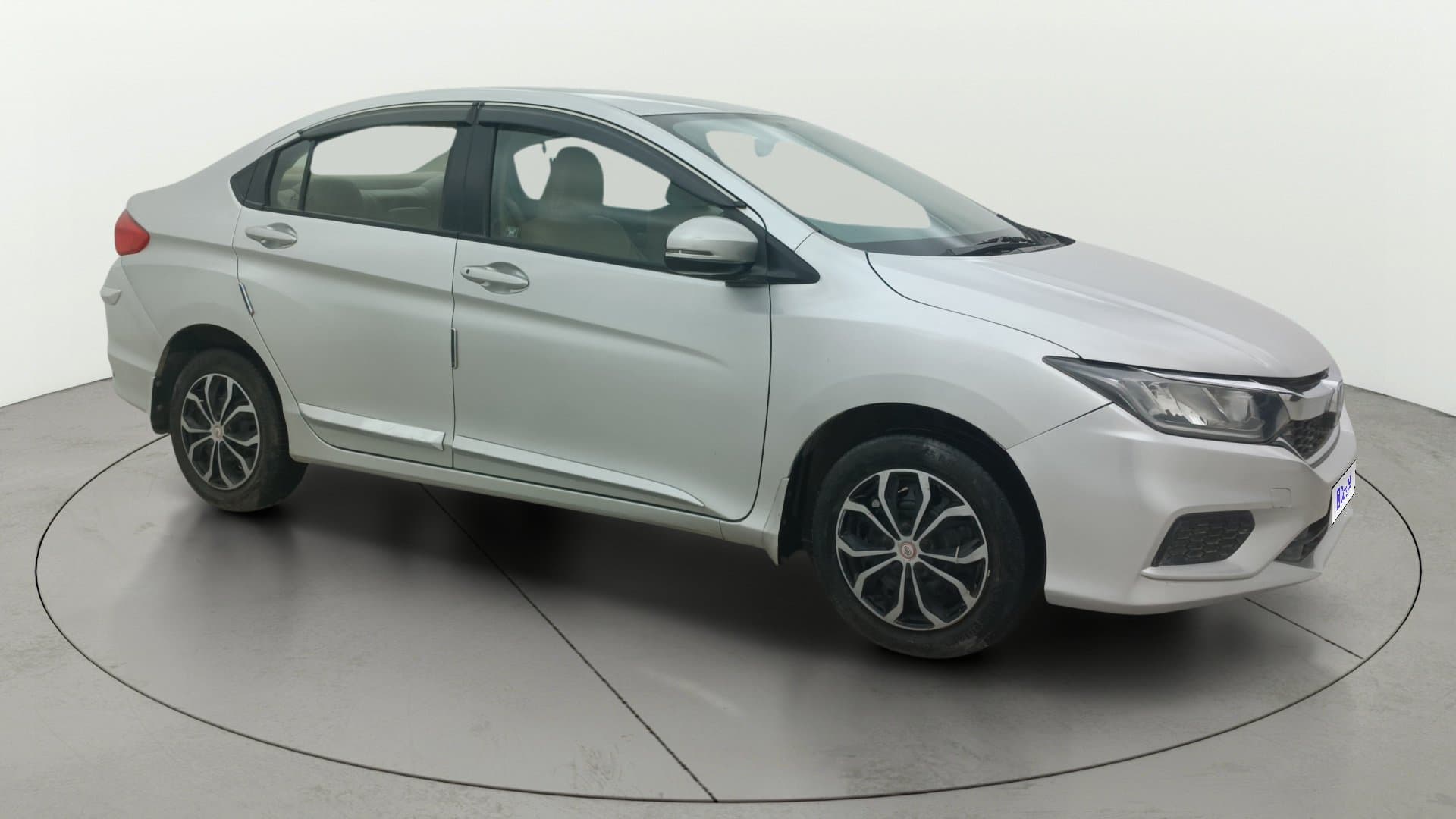 2017 1.5L I-VTEC SV — ₹5.38L on Cars24