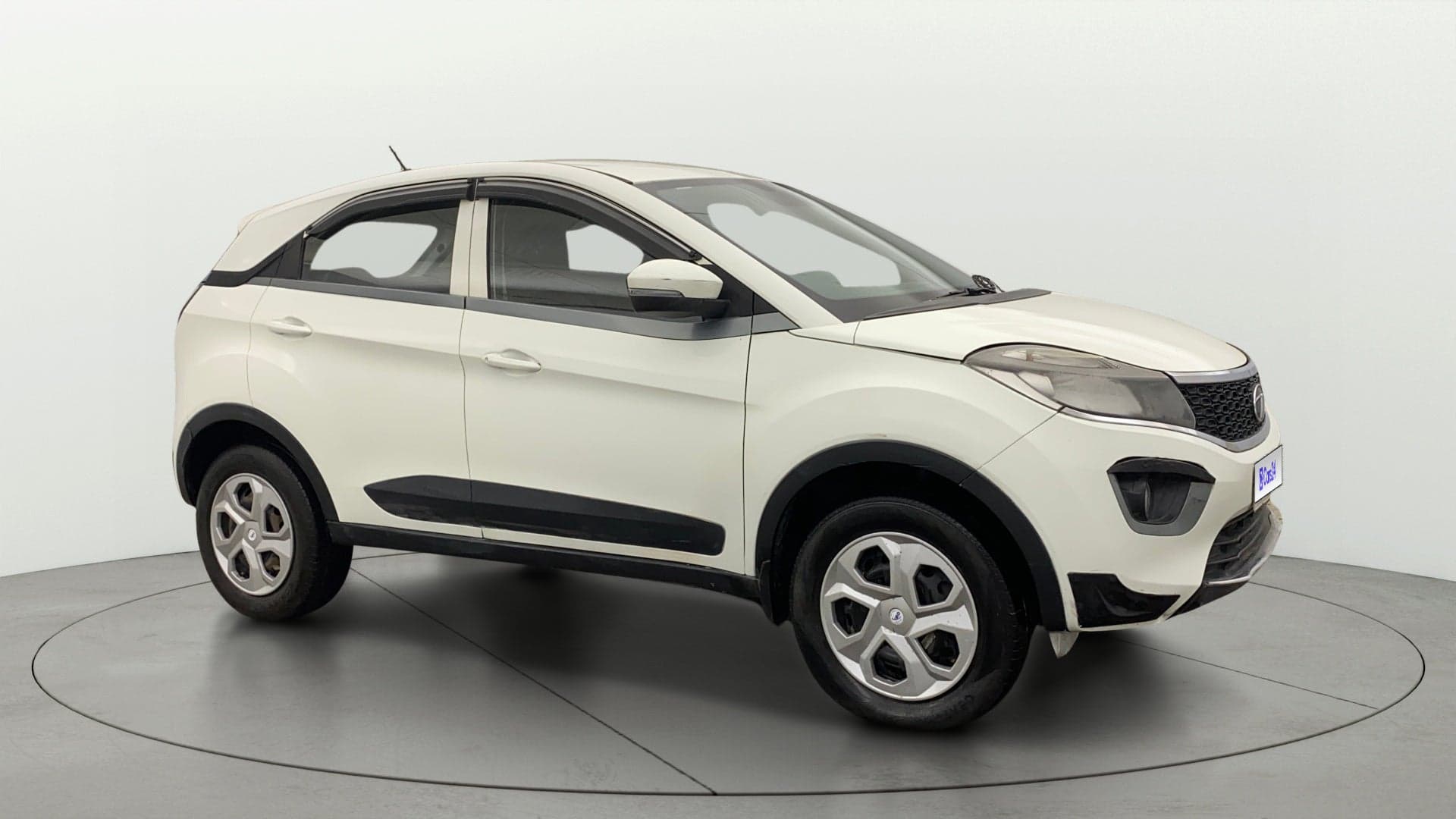 2019 XM PETROL — ₹3.74L on Cars24