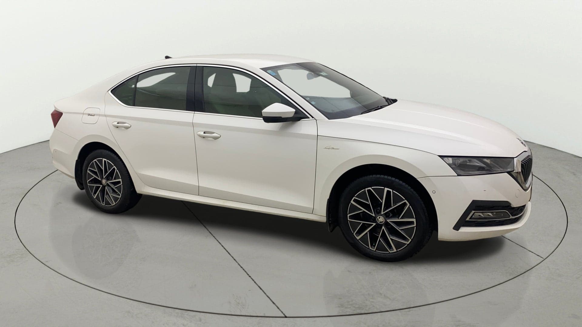 2021 L&K 2.0 AT — ₹19.6L on Cars24