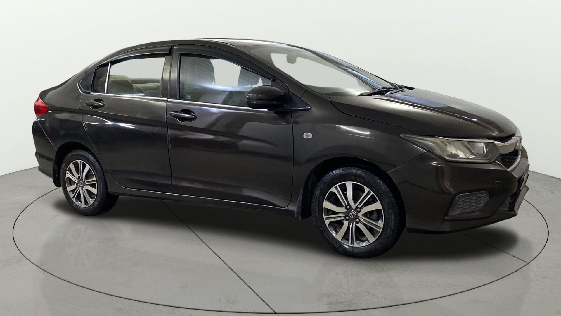 2022 1.5L I-VTEC SV — ₹5.82L on Cars24