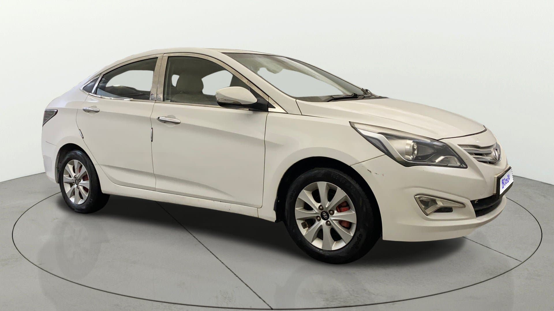 2015 FLUIDIC 4S 1.6 VTVT S — ₹3.37L on Cars24