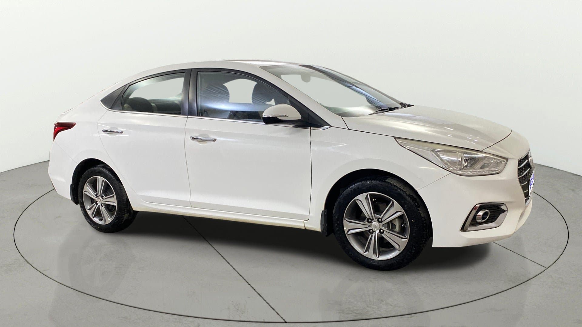 2018 1.6 VTVT SX — ₹5.81L on Cars24