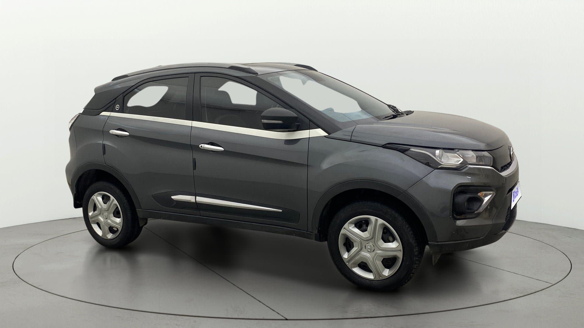 2023 XM PLUS SUNROOF PETROL — ₹7.65L on Cars24